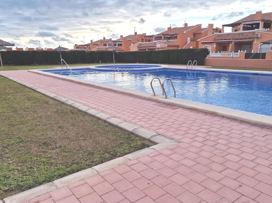 2Bdr Apartment Torrevieja Exteriör bild